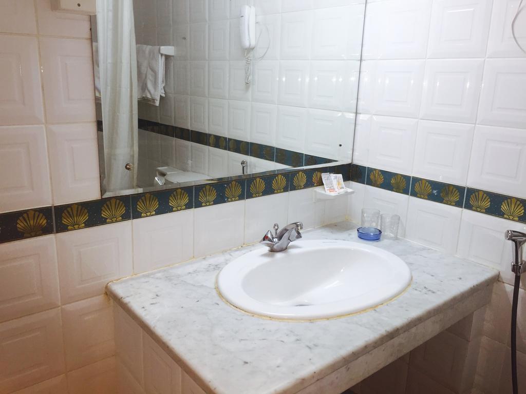 Gold Plaza Guest House Dubai Room photo